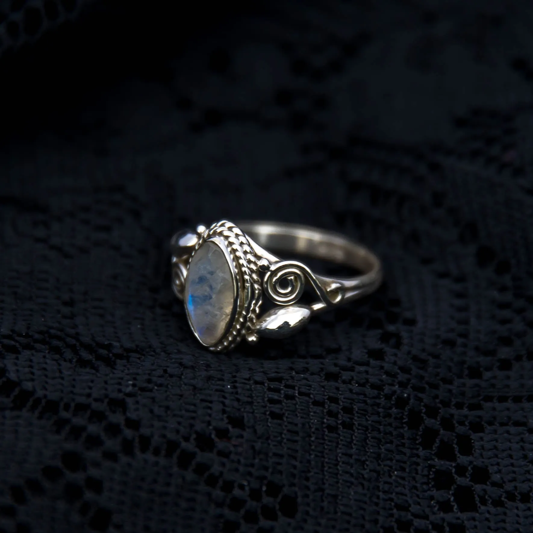 Bud & Spiral Silver Ring - Moonstone