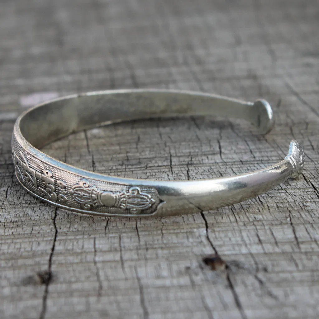 Classic calligraphy carved Kada
