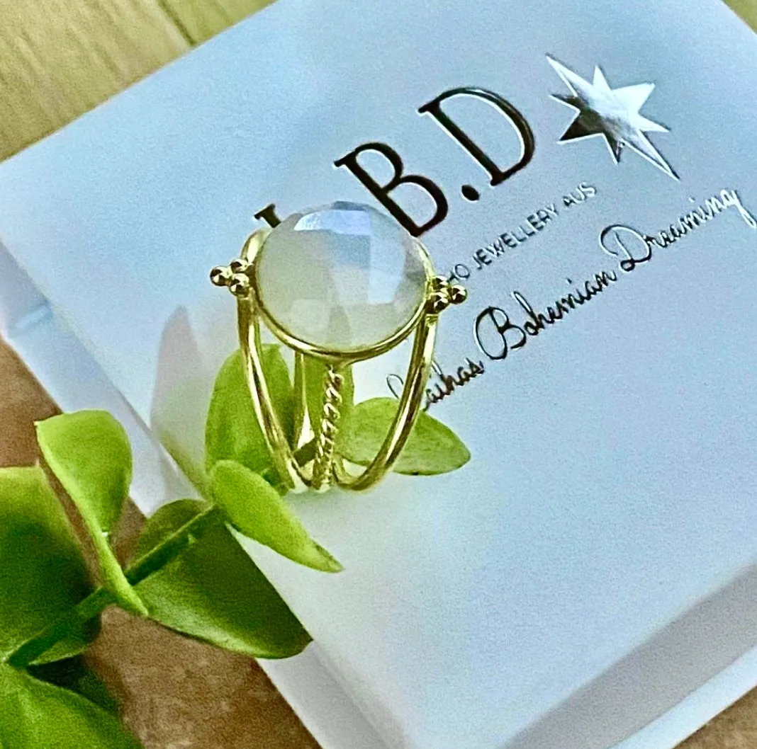 Laihas Free Spirit Gold Moonstone Ring
