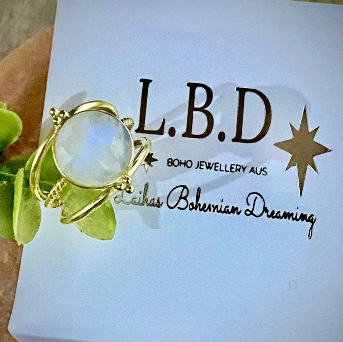 Laihas Free Spirit Gold Moonstone Ring